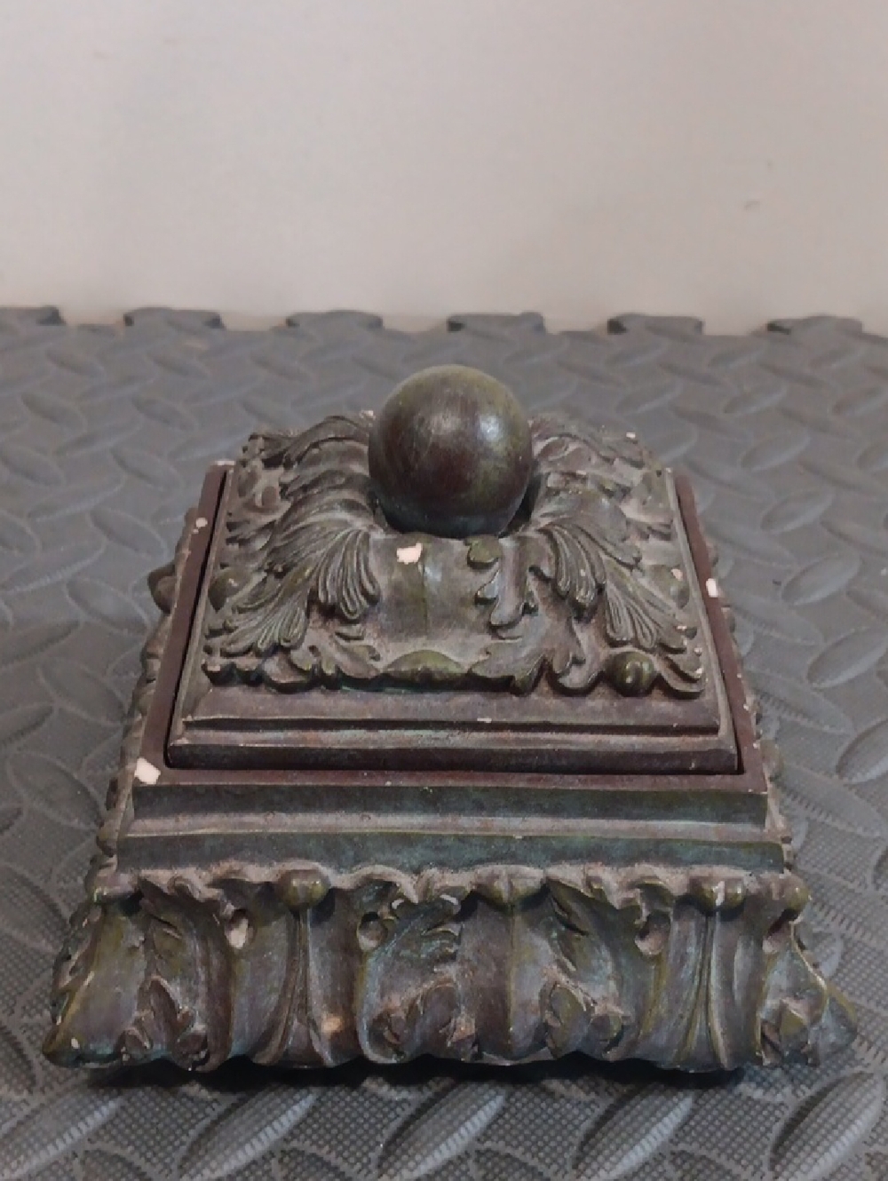 Victorian Anthus Leaf Trinket Box